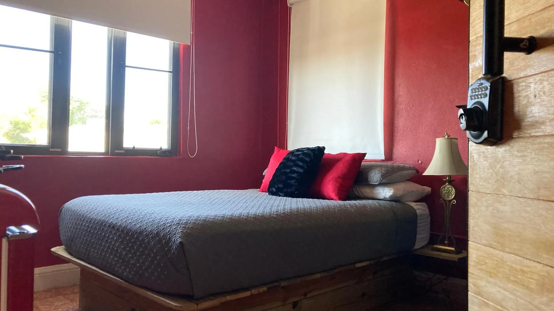 Studio With Modern Amenities, Walk-In Shower, Jacuzzi, Beach, And Pool, (Adults Only) 圣胡安 0*,  波多黎各