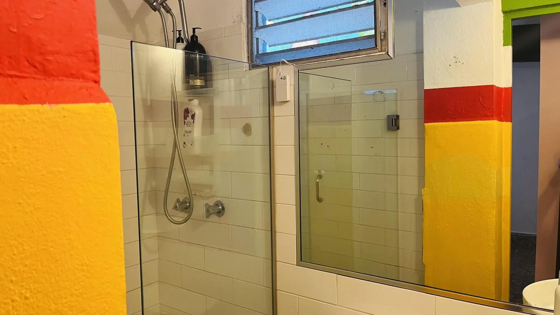 Studio With Modern Amenities, Walk-In Shower, Jacuzzi, Beach, And Pool, (Adults Only) San Juan Lägenhet